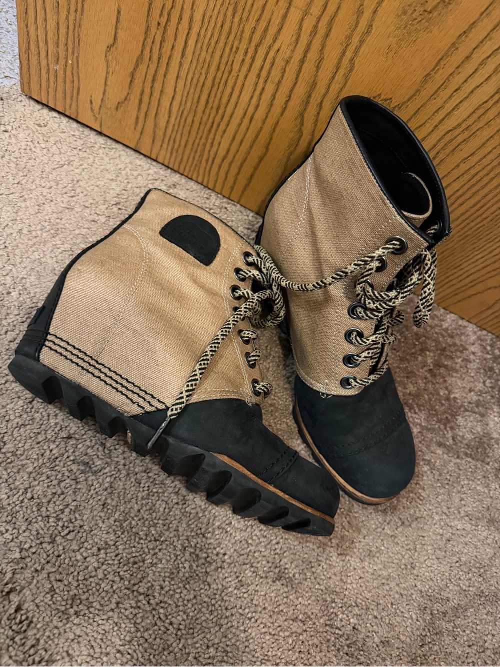 Women’s Sorel Two-Tone Tan and Black Lace-Up Wedge Boots